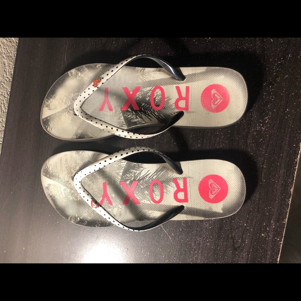 Roxy flip flops